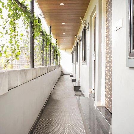 Hotel O Club Toronto Durg Exterior foto